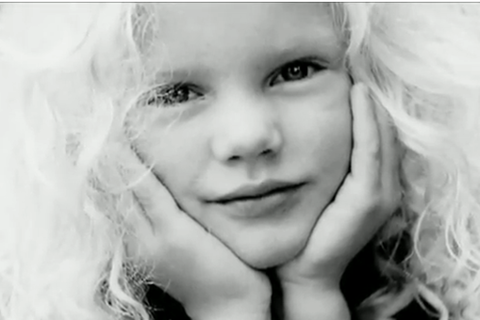 A Personal Glimpse At Taylor Swift’s Childhood [VIDEO]