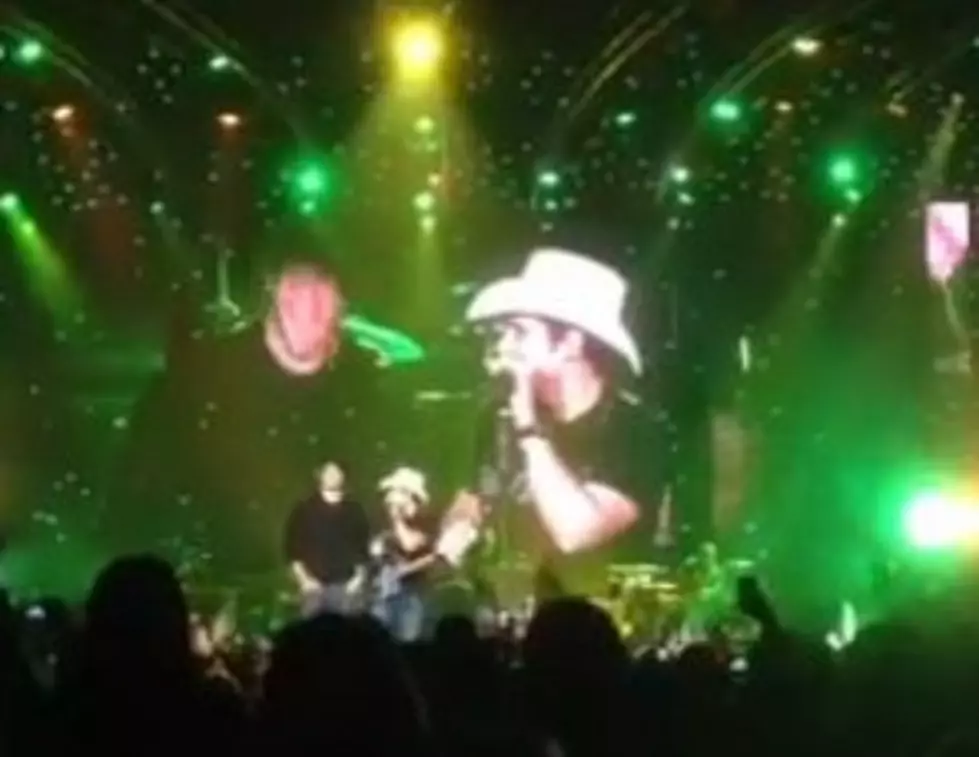 Tim Tebow Sings With Brad Paisley