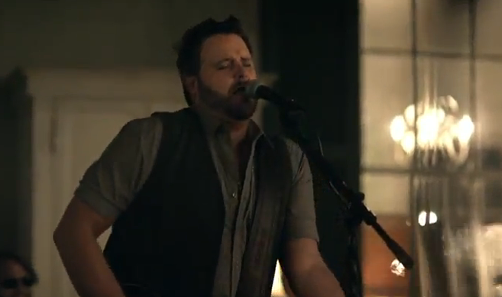 See A Clean Cut Randy Houser In His New Video For “How Country Feels”