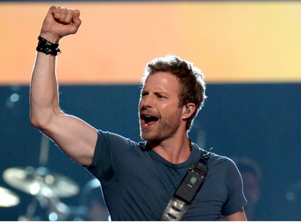 Dierks Bentley Flabbergasts Luke Bryan By Asking “What Does Motel 6 And Luke Bryan’s Pants Have In Common?” [Concert Ticket Winning Details]