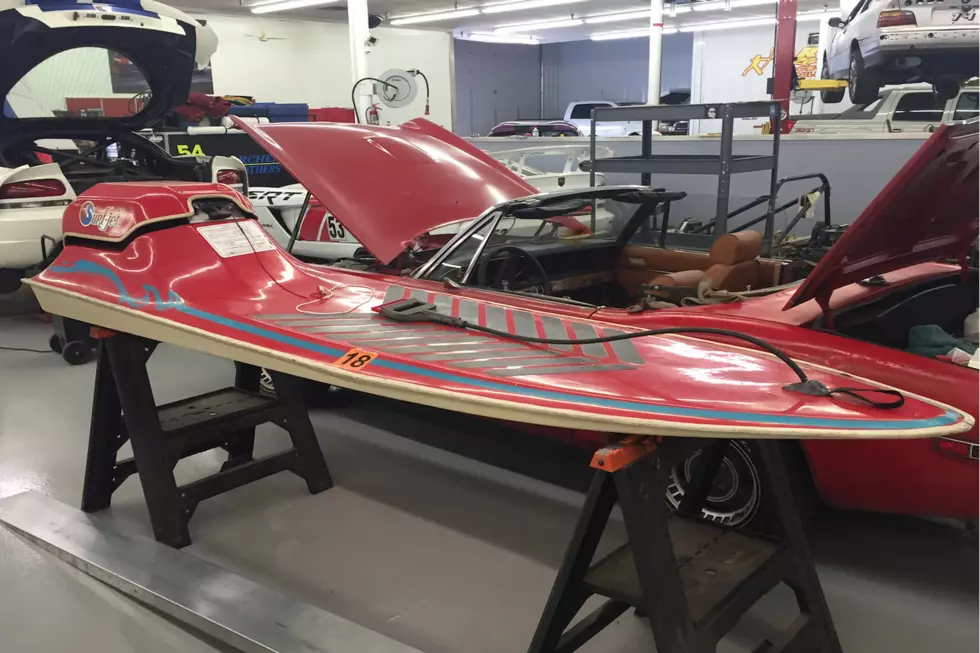 Believe It Or Not A Cool Motorized Surf Board Does Exist [VIDEO]