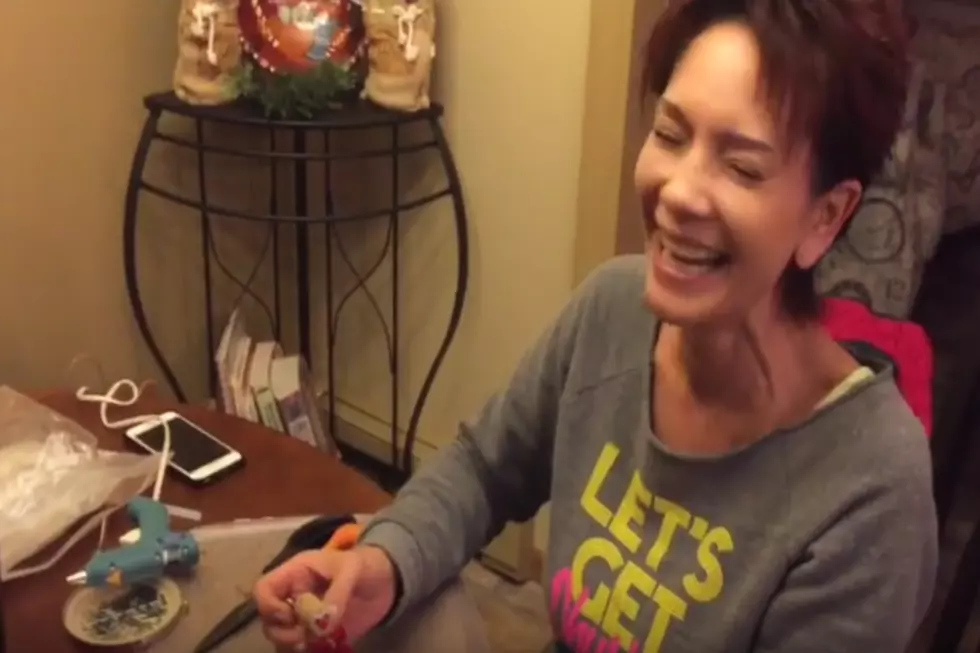 Cathy’s Attempt At Making A Wine Cork Reindeer Is A Hilarious Epic Fail [VIDEO]