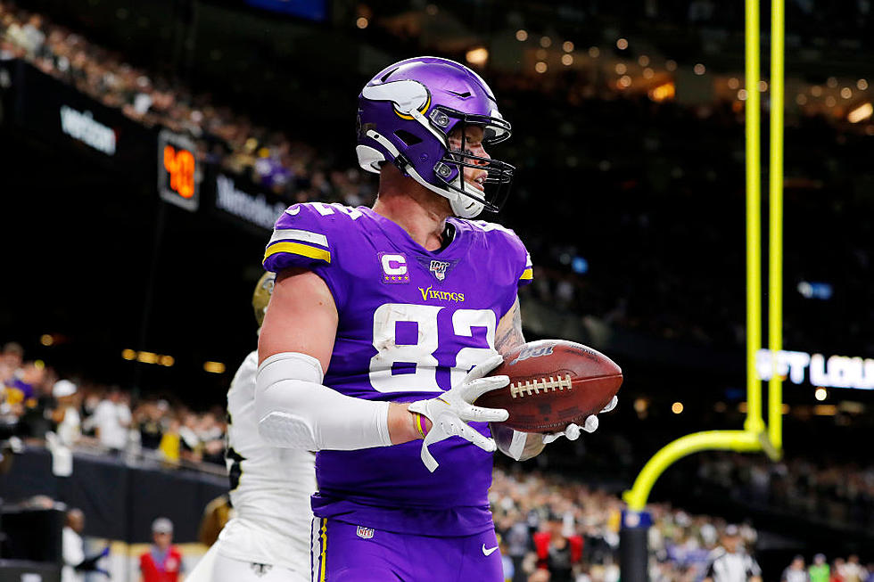 Some Jerk Took Kyle Rudolph's Gloves and Sold Them On eBay