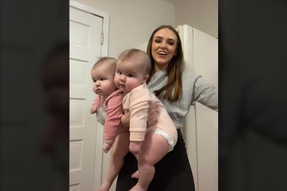 Minnesota 5'3" Mom Goes Viral With Her Big Twin Babies