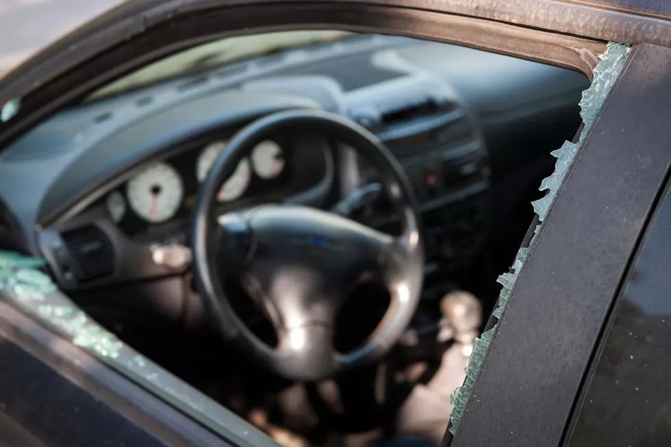 Dumb Minnesota Thief Steals Van, Leaves Unlocked Phone Inside