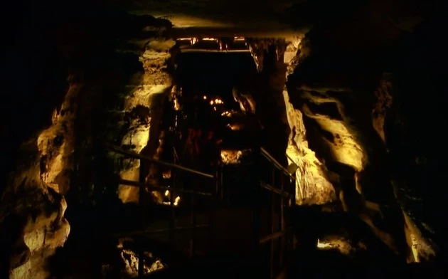 You Can Tour A Huge Cave In Minnesota That Has 13 Miles Of Passageways