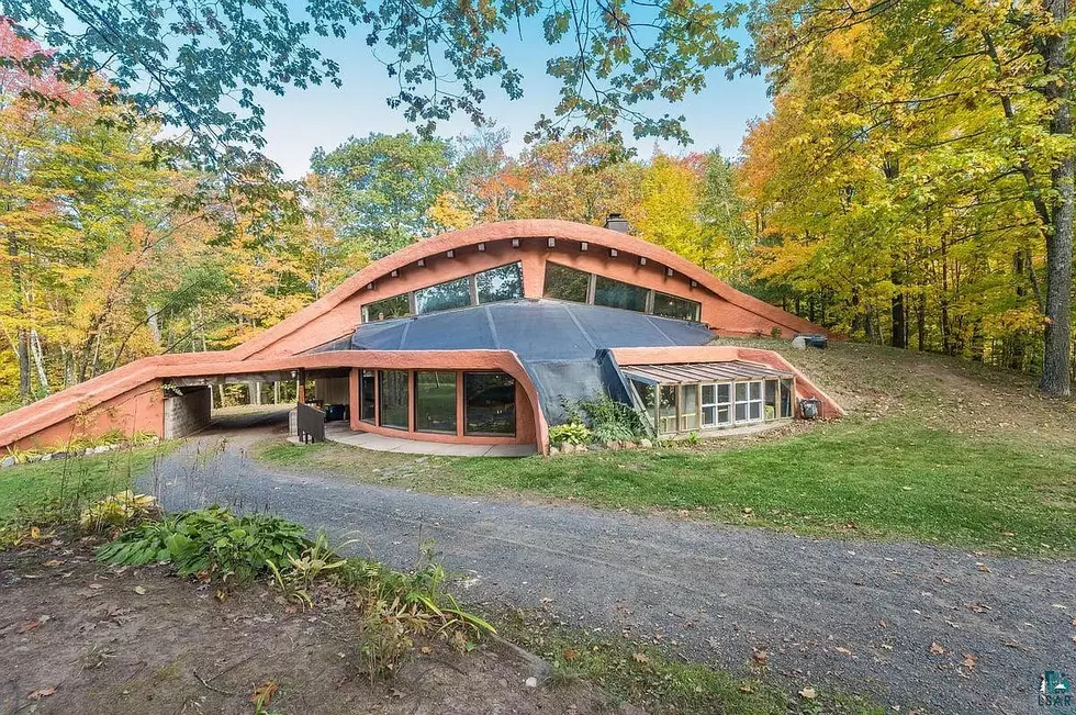 Curved Earth Home Hits The Market In Maple, Wisconsin