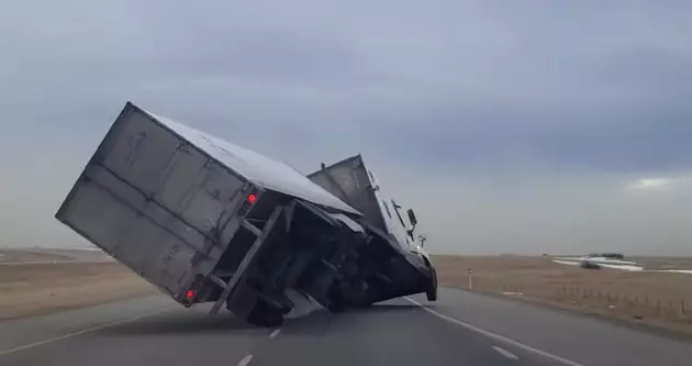 Don&#8217;t Get Crushed! What Wind Speed Is Needed To Flip A Semi?