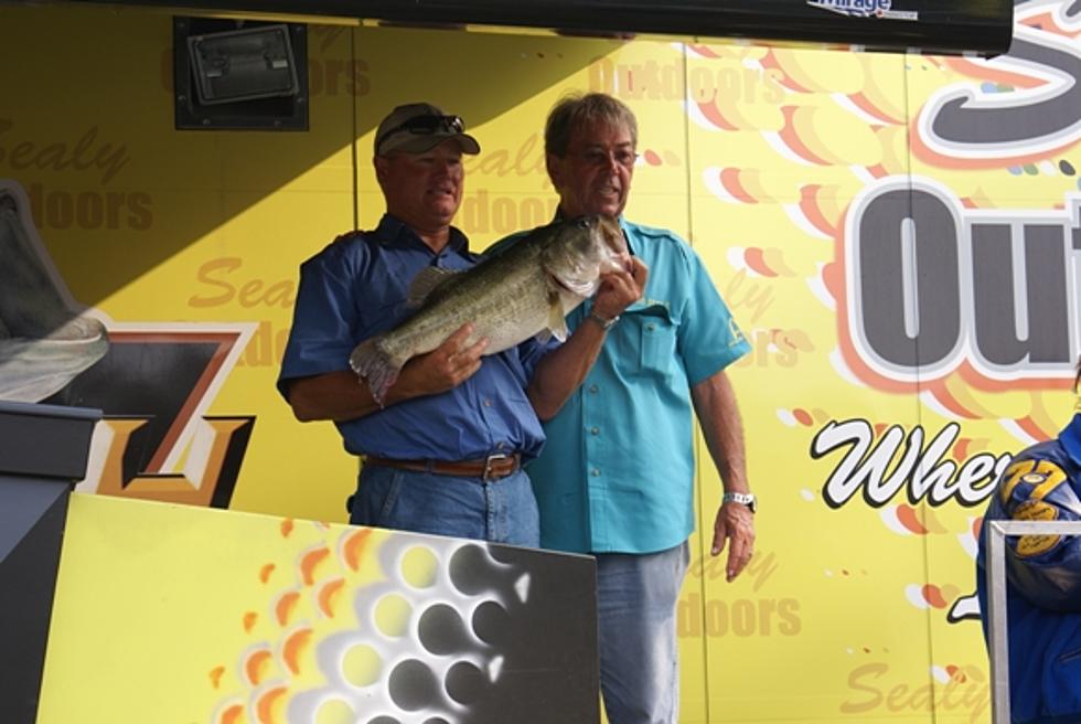 Robert Laird Of Livingston Wins Over $100,000 In Cash & Prizes At Big Bass Splash