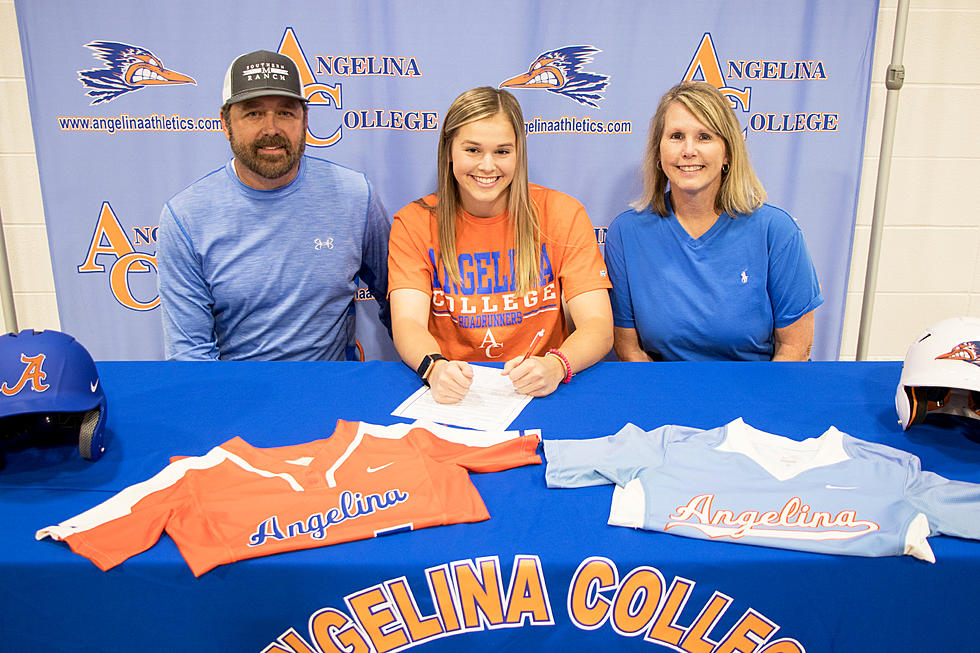 Woodville Standout Signs On to Play Softball at Angelina College