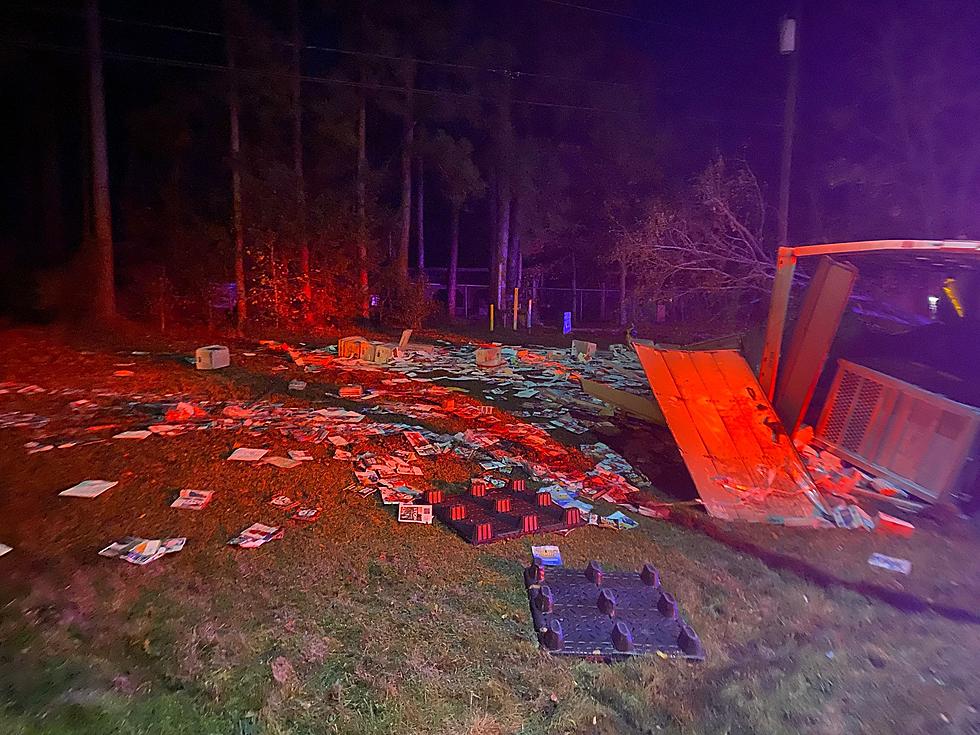 Early Morning Wreck in Lufkin Spills Mail All Over the Roadside