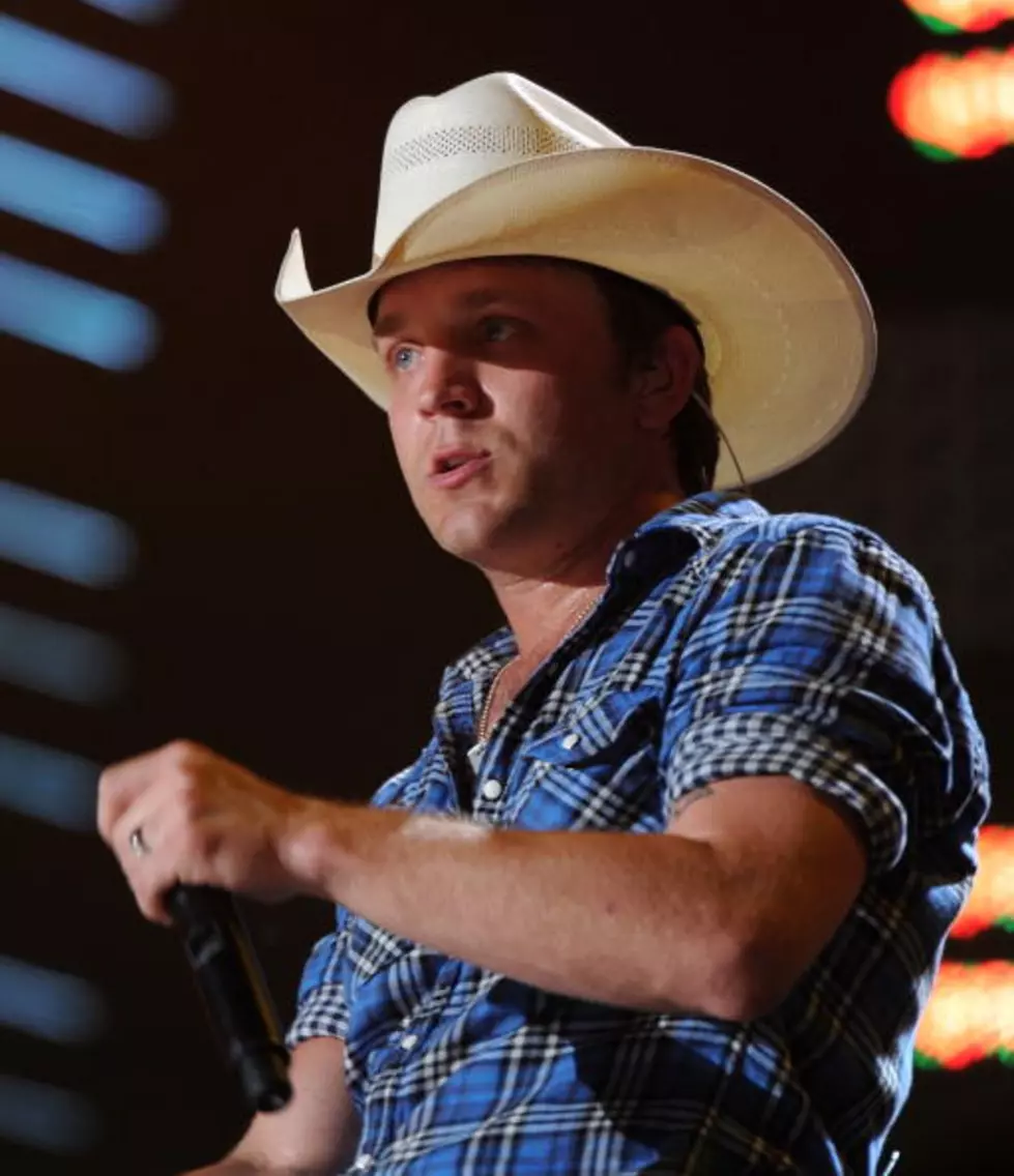 Justin Moore&#8217;s Tour Bus Caught Fire&#8230; But No One Was Hurt!