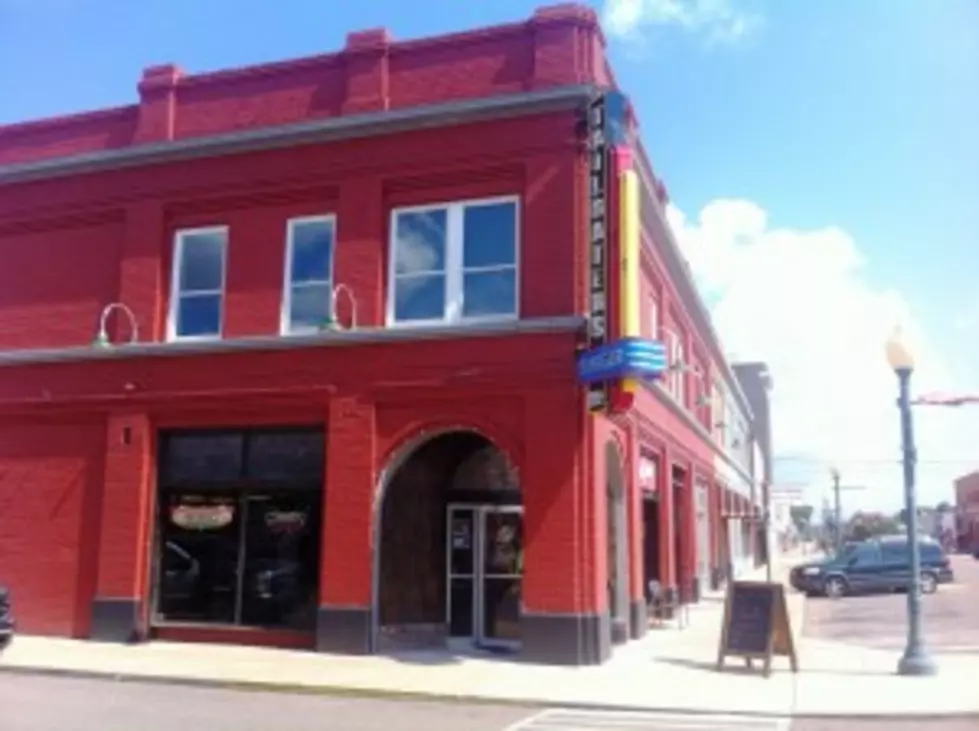 Tailgater&#8217;s Burger Company &#8211; A Dazzling Beacon in Downtown Hope, Arkansas