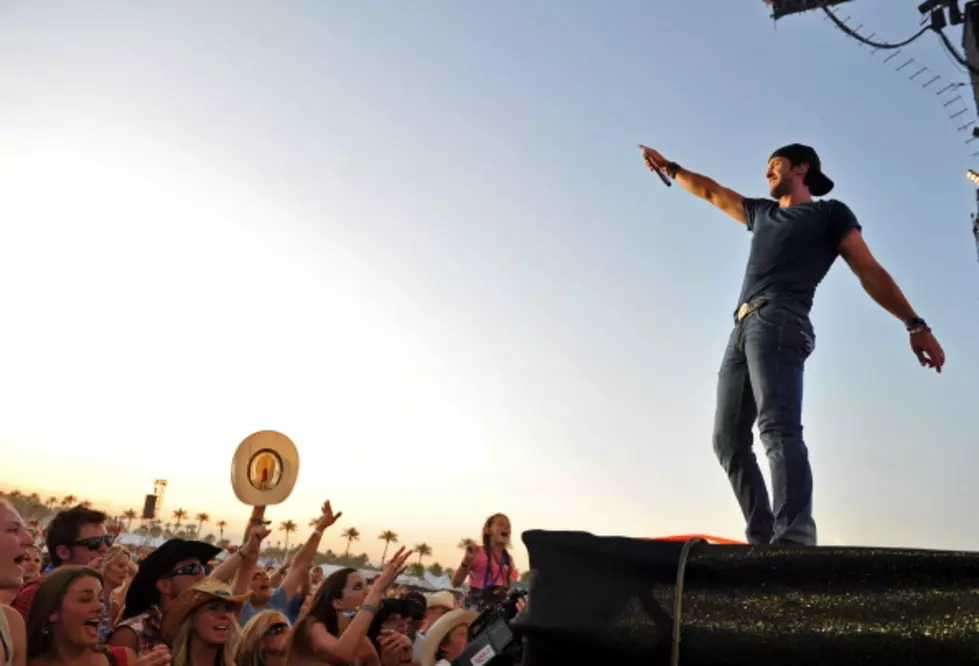 Luke Bryan Likes Being Sexy For The Ladies [POLL]