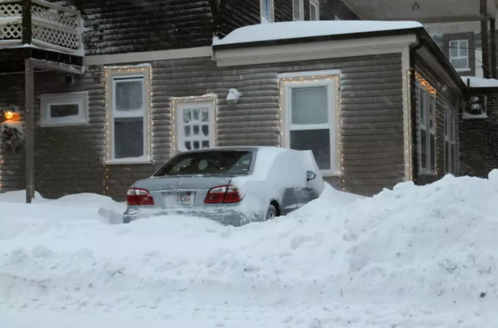 A Little Kid Shoveling Snow Stops And Yells? [VIDEO]