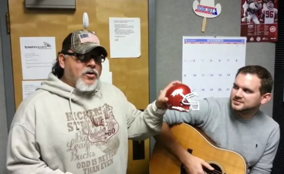 Country Newcomer Blane Howard Performs Arkansas Y&#8217;all (Razorback Version) [VIDEO]