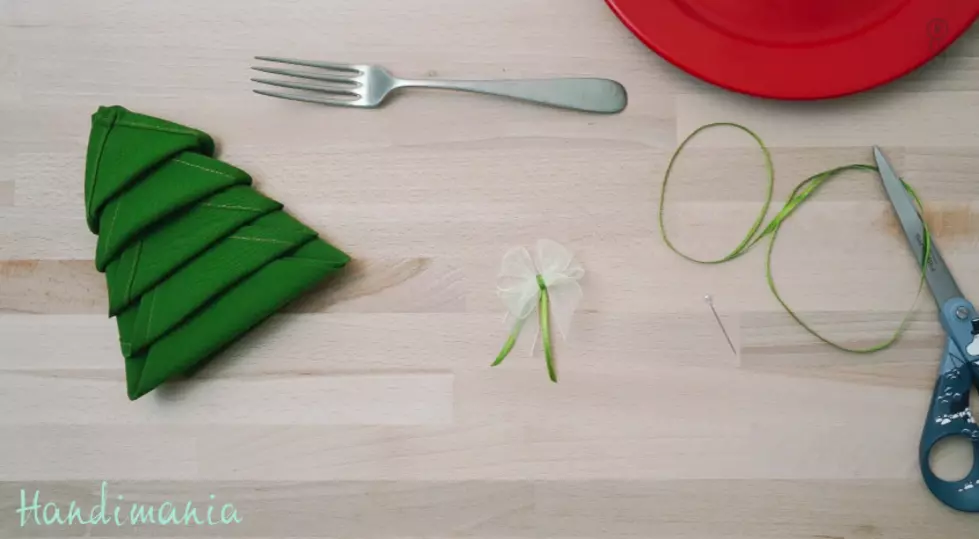 Decorative Napkin Trees For Your Holiday Table [VIDEO]