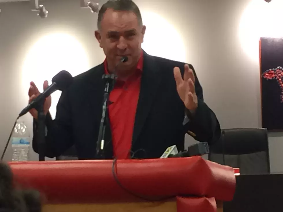 New Razorback Coach Barry Norton Introduced to Community