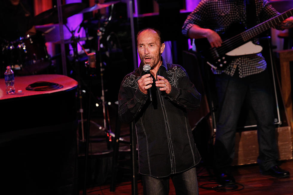 Lee Greenwood to Release Patriotic Collection in Select Stores
