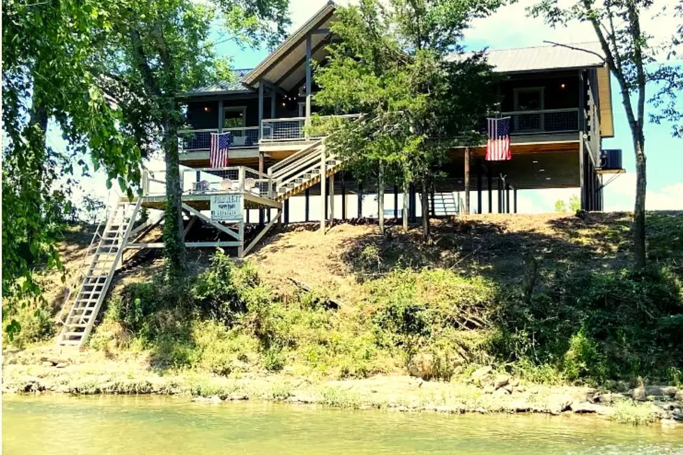 Charming River Front Cabin in Arkansas Not Far From Texarkana