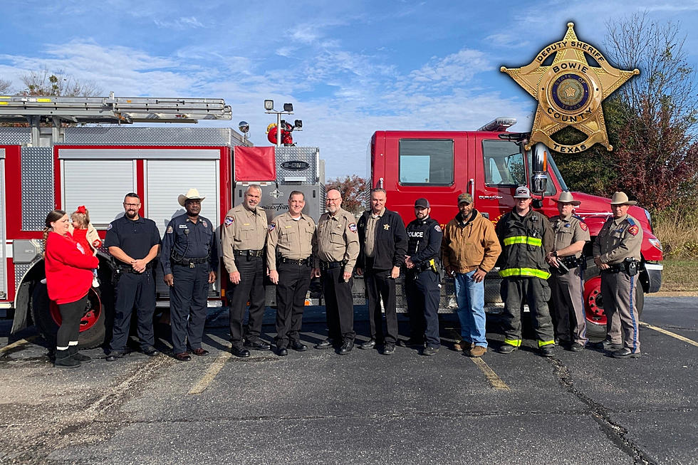 Bowie County Deputies Participate in Shop With First Responder