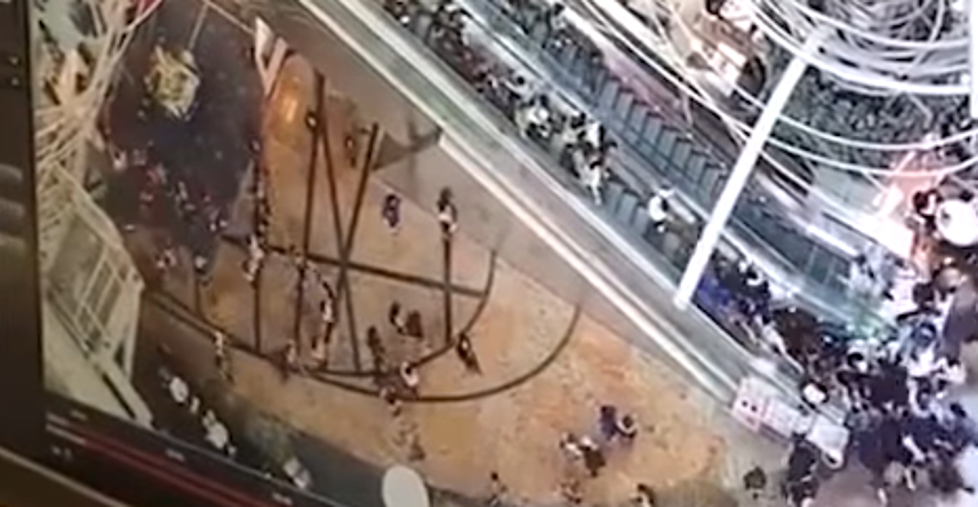 Escalator Abruptly Switches Direction, Sends Shoppers Tumbling [VIDEO]