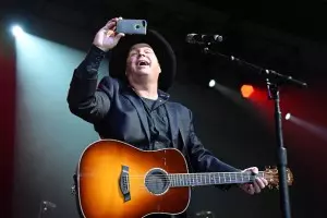 Two New Shows Added for Garth Brooks
