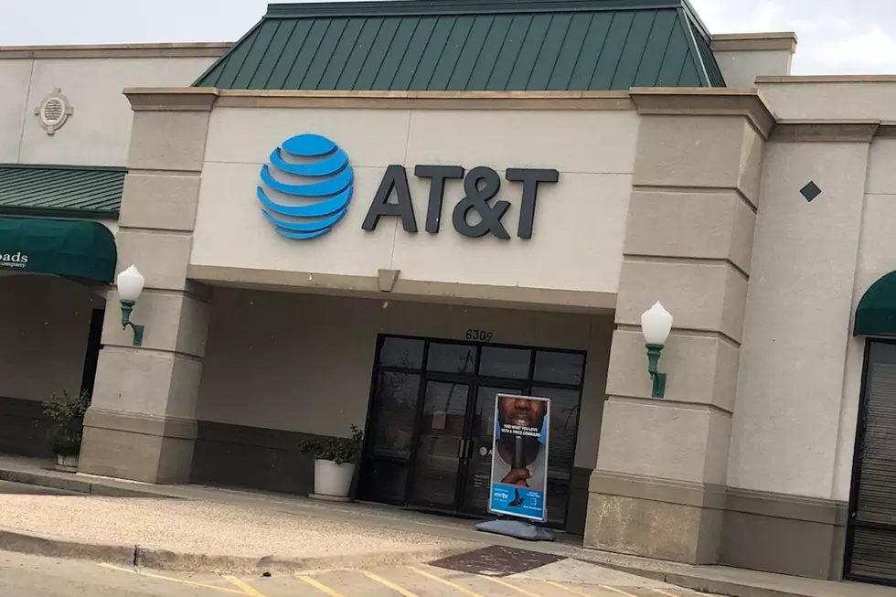 AT&T Store Robbed At Victoria’s Whispering Creek Shopping Center