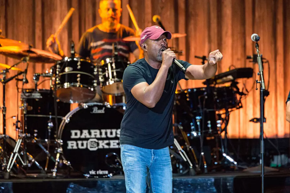 Darius Rucker Surprises Diners and Pays Their Bills