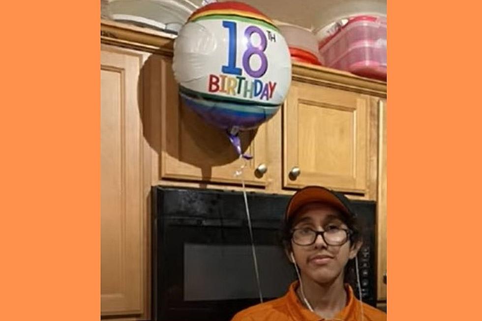 Texas Whataburger Teen Employee Goes Viral In The Best Way