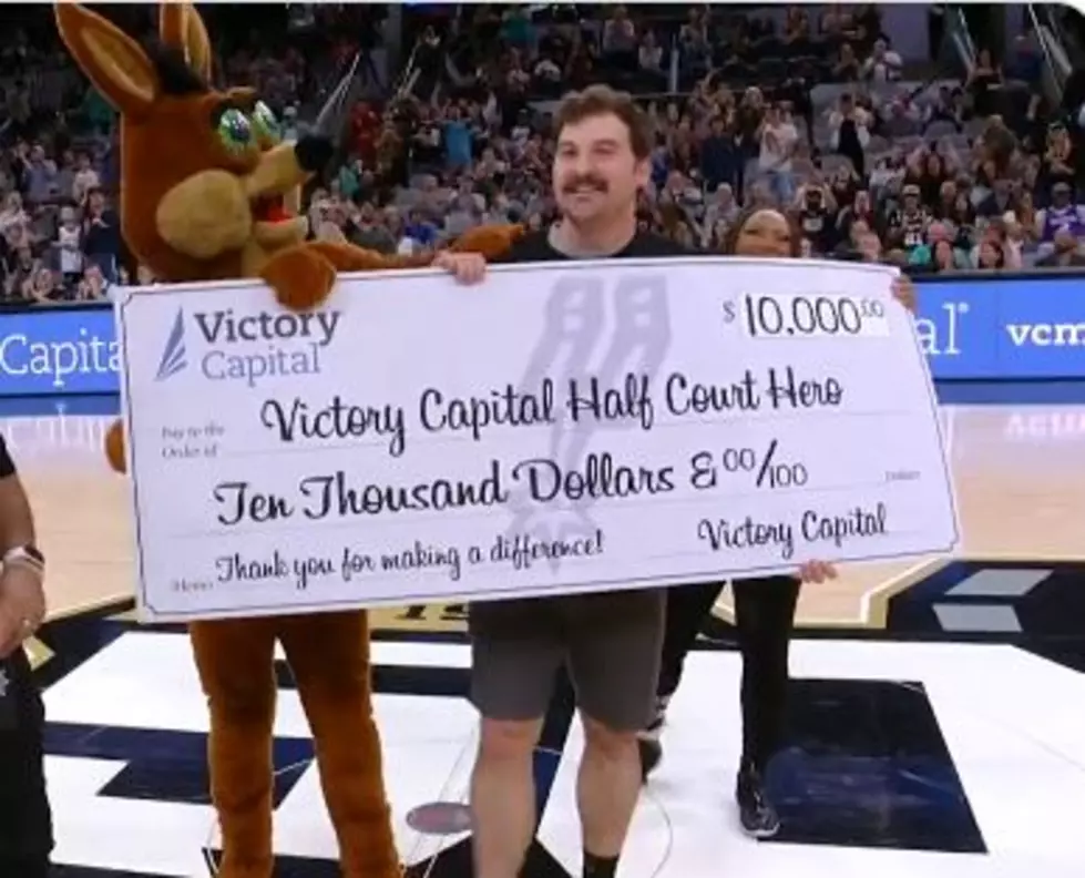 VIDEO: This Spurs Fan Won $10K in Dramatic Fashion