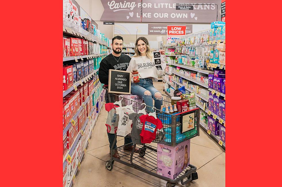 Totally Texas: A Pregnancy Announcement at HEB [GALLERY]