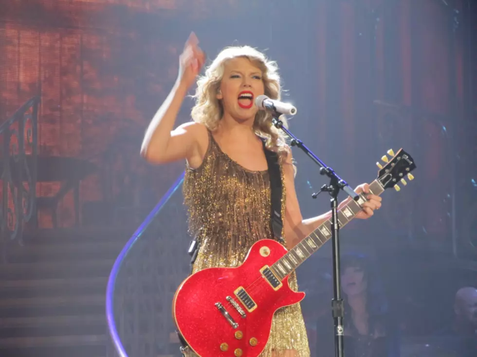 Taylor Swift at CenturyLink Center [PHOTOS]