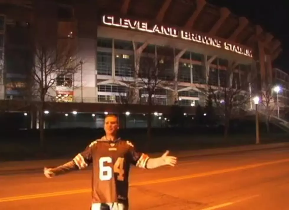 NFL Football Fan Gone Wild [VIDEO]