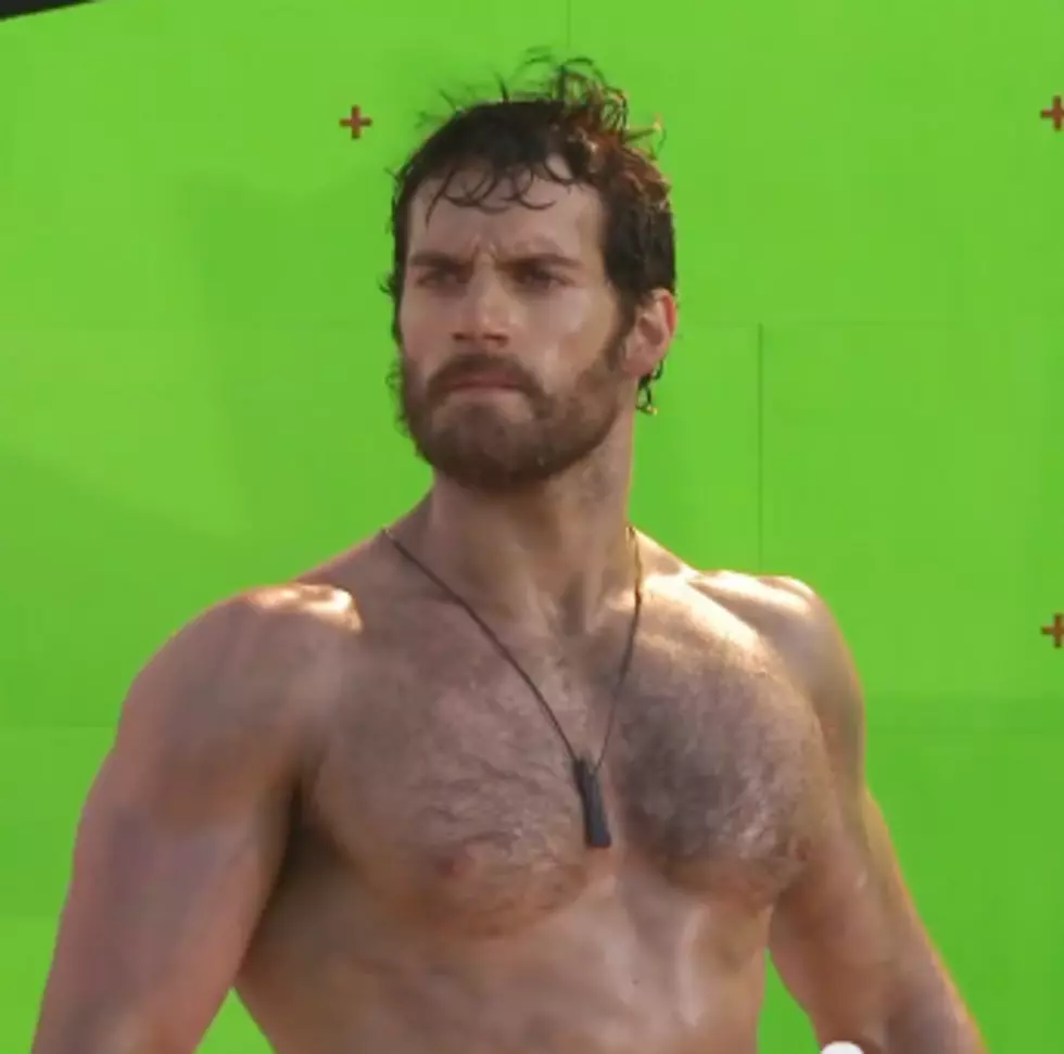 'Man of Steel' Star Henry Cavill Works out minus shirt