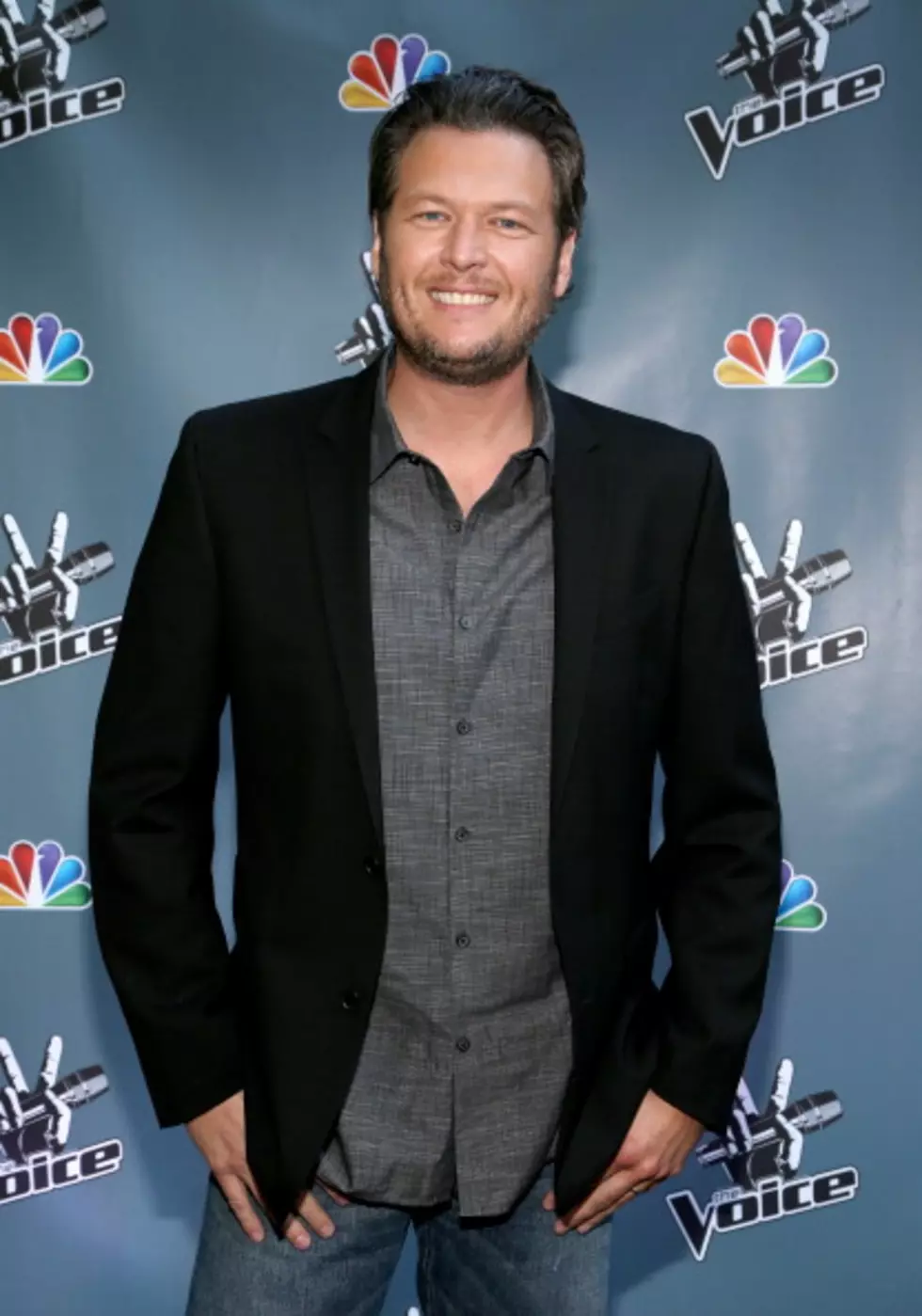 Blake Shelton Performs with Cassadee Pope (Video)