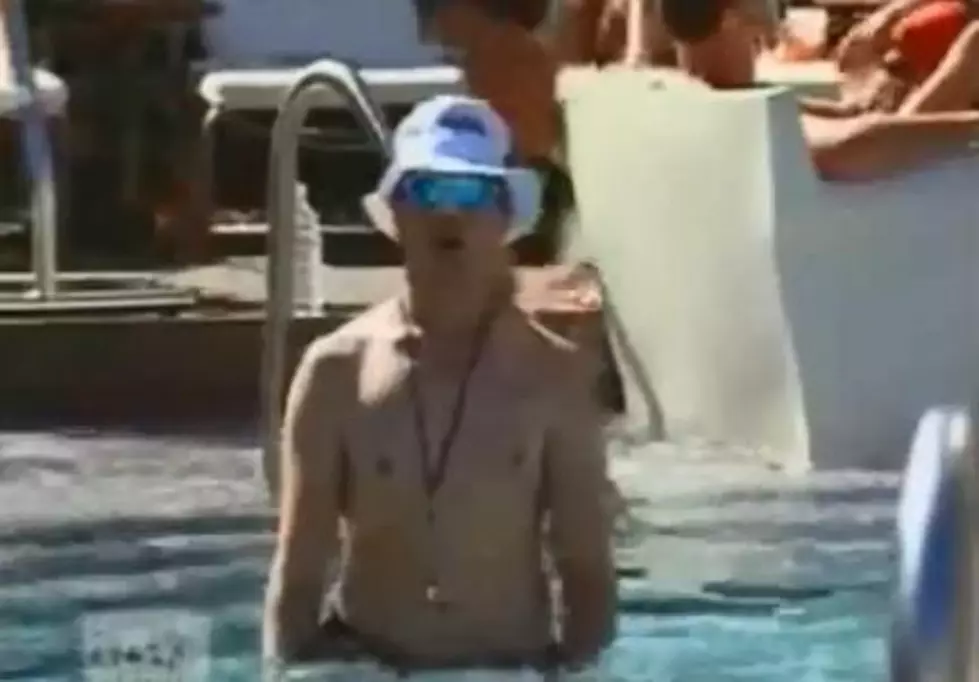 Hysterical Lifeguard Has Our Sense of Humor [VIDEO]