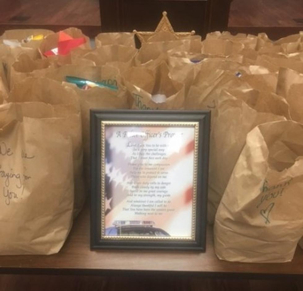 Locals Donate Treat Bags to Bossier Sheriff’s Deputies [PHOTOS]