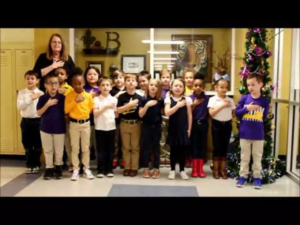 Mrs. Chase’s 1st Grade at Benton Lead us in Pledge of Allegiance [VIDEO]