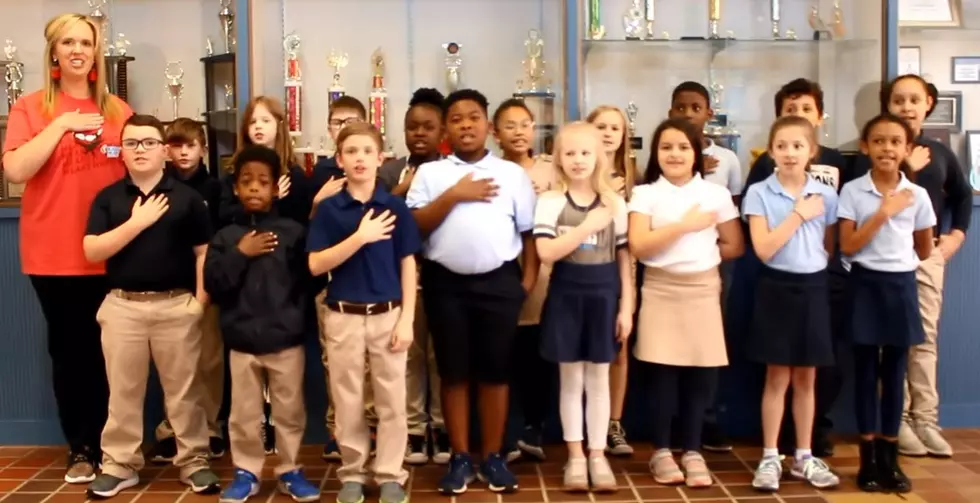 Mrs. Pilcher&#8217;s 3rd Grade at Stockwell Place Lead us in Pledge [VIDEO]