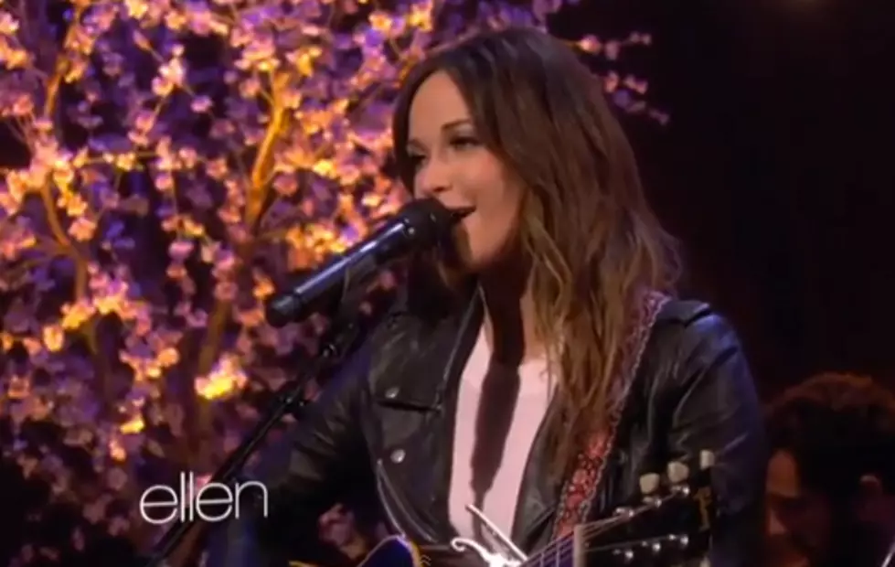 Kacey Musgraves Performs &#8216;Blowin&#8217; Smoke&#8217; on The Ellen DeGeneres Show [VIDEO]