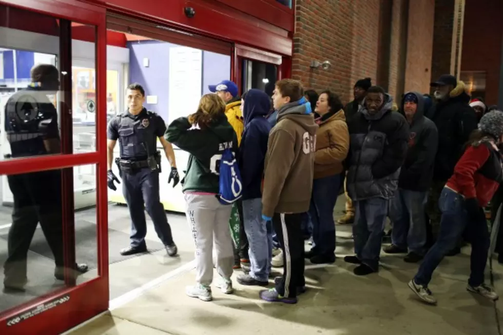 People Are Already Lining Up for Black Friday Sales &#8212; 10 Days Before
