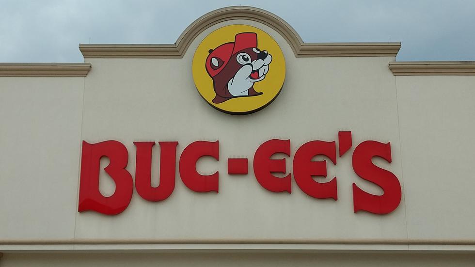Texas Woman Shares Buc-ee’s Beaver Nuggets Crust for Us to Try