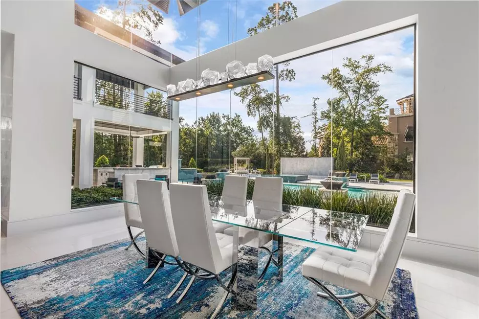 This Immaculate Texas Home Is Made Of Glass And Boasts A Shower Big Enough For A Car