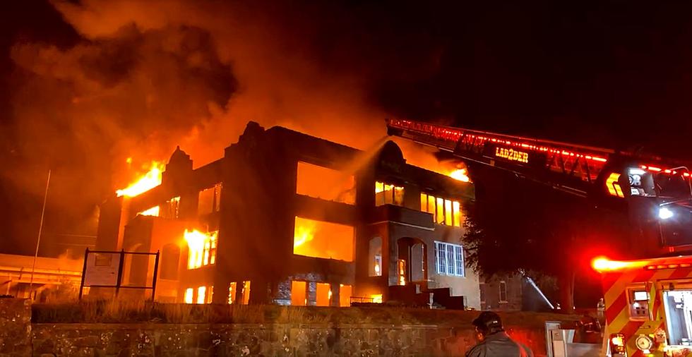 Old Abandoned High School in Mineral Wells, Texas Goes Up in Flames