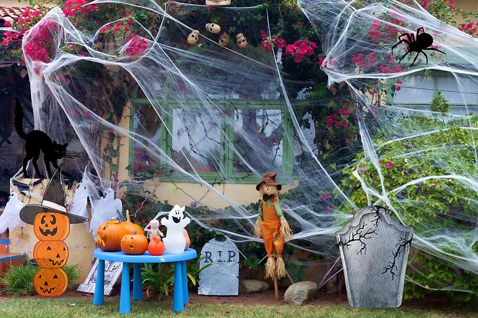 Longview Woman Has Great Idea for Budget Halloween Decorating '22