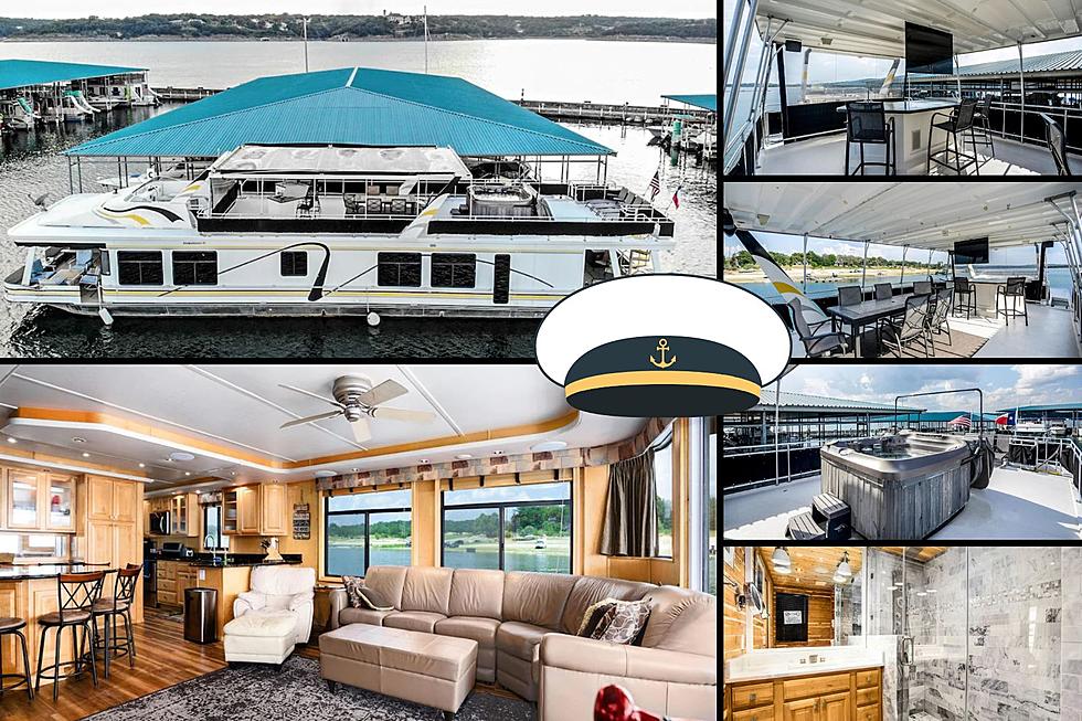 10 People Can Stay on This Houseboat on Lake Travis in Austin, TX