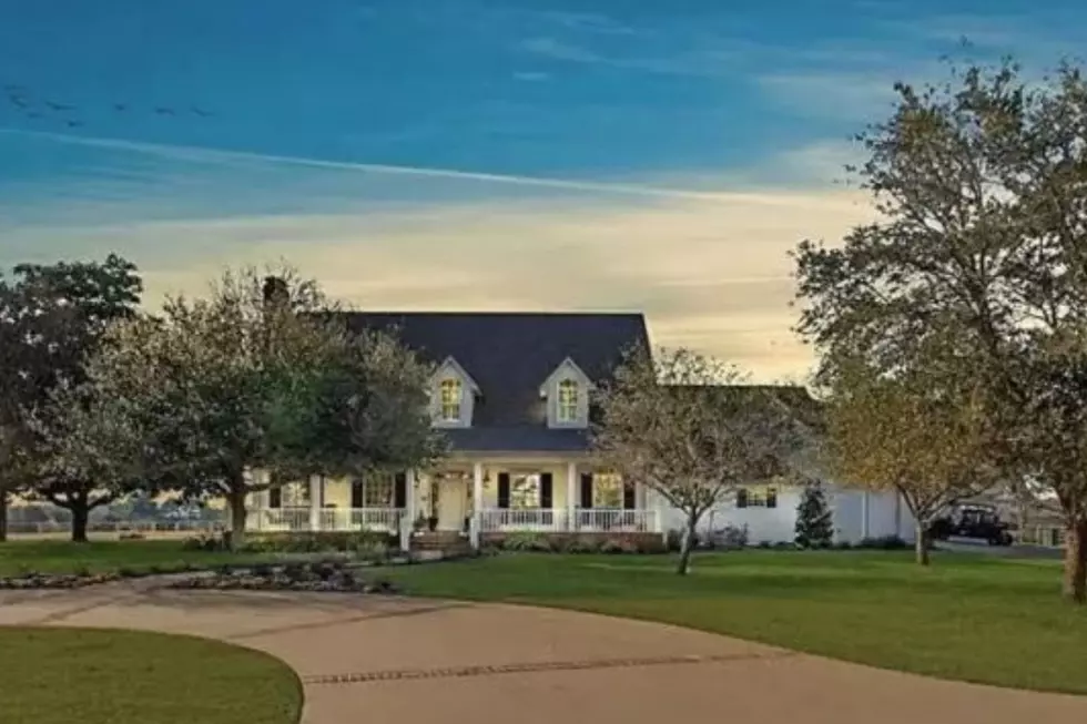 But Why&#8217;d They Make The Laundry Room a Strange-Green Color in a Beautiful $4 Million Ranch?