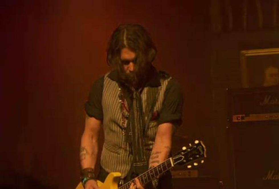 Johnny Depp Jams with Alice Cooper, Steven Tyler, Joe Perry and more at the “Dark Shadows” Premiere [VIDEO]