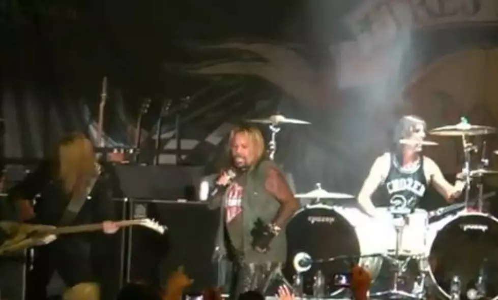 Why Does Vince Neil Suck So Damn Bad? The Vince Neil Challenge. [VIDEO]